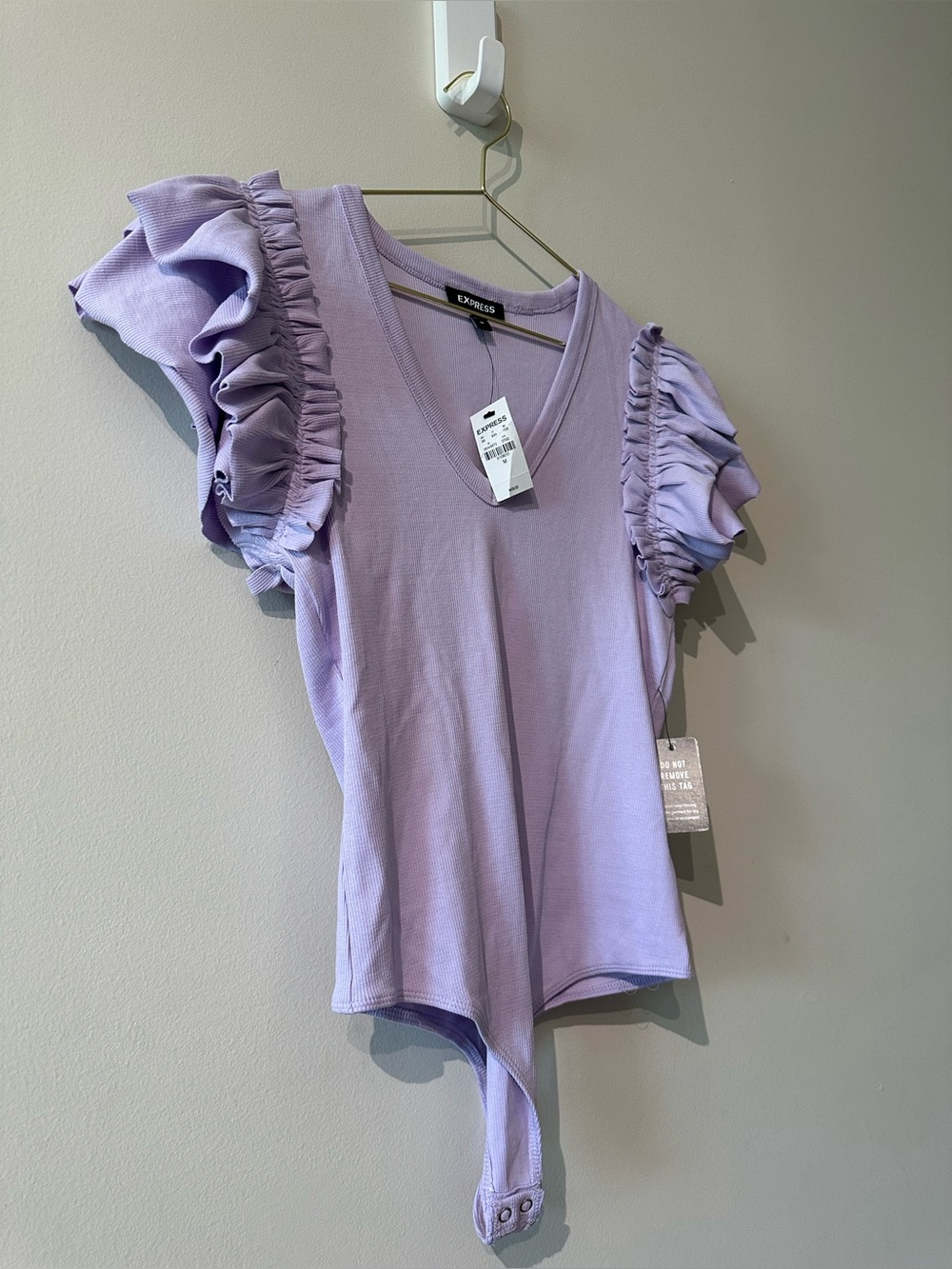 Express Ribbed V-Neck Ruffle Sleeve Bodysuit Lavender size Medium New with tag - Picture 3 of 9